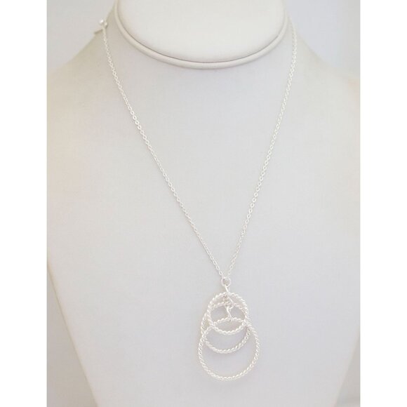 18 inch, Vintage Silver Tone Multiple Twist Rings Elegant Necklace - N1 - Picture 2 of 3